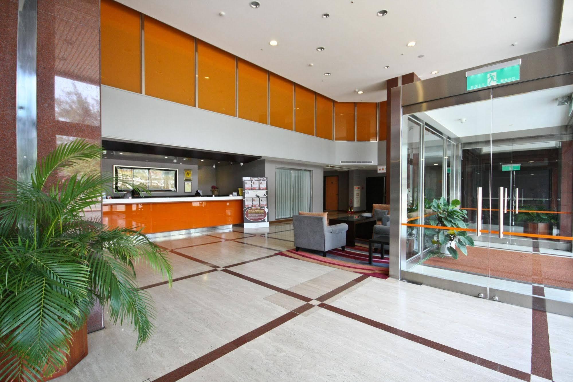 Orange Hotel - Park, Taichung Exterior foto